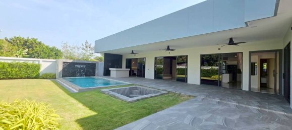 3 bedrooms House for sale in Pattaya, Chonburi, Eastern Thailand, Thailand № 71889 13