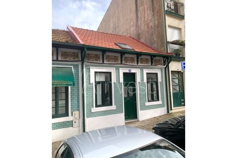 2 bedrooms House in Porto, Portugal No. 252798