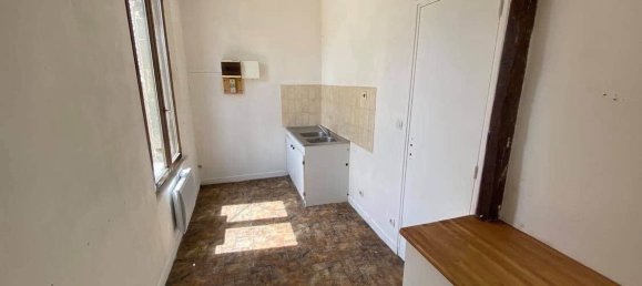 3 bedrooms House in Taillefontaine, France No. 77091 3