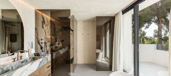 5 bedrooms Villa in Marbella, Spain No. 183891 37