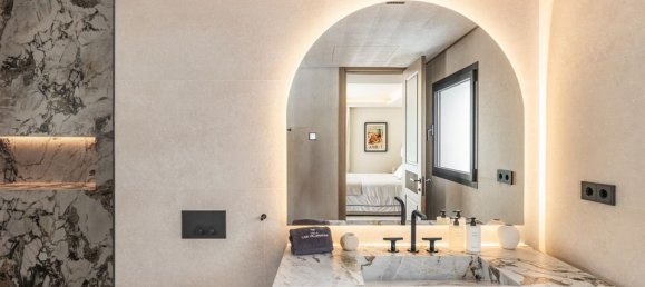 5 bedrooms Villa in Marbella, Spain No. 183891 40