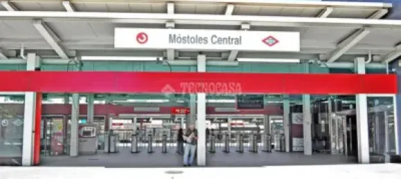 3 Schlafzimmer Wohnung in Mostoles, Spain, Nr. 135918 11