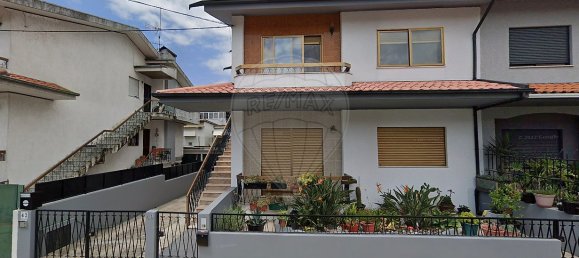 3 bedrooms House in Ermesinde, Portugal No. 30105 2