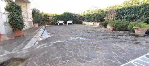 Квартира с 7 комнатами в Пистоя, Италия № 221570 4