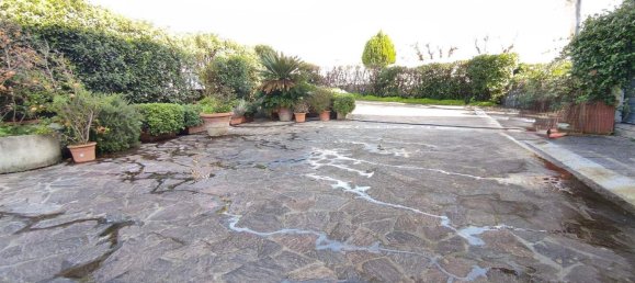 Квартира с 7 комнатами в Пистоя, Италия № 221570 5