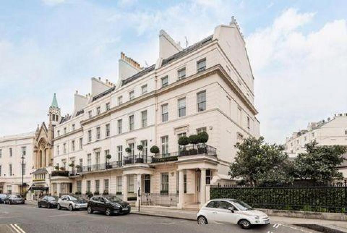 4 bedrooms Condo in London, United Kingdom No. 569