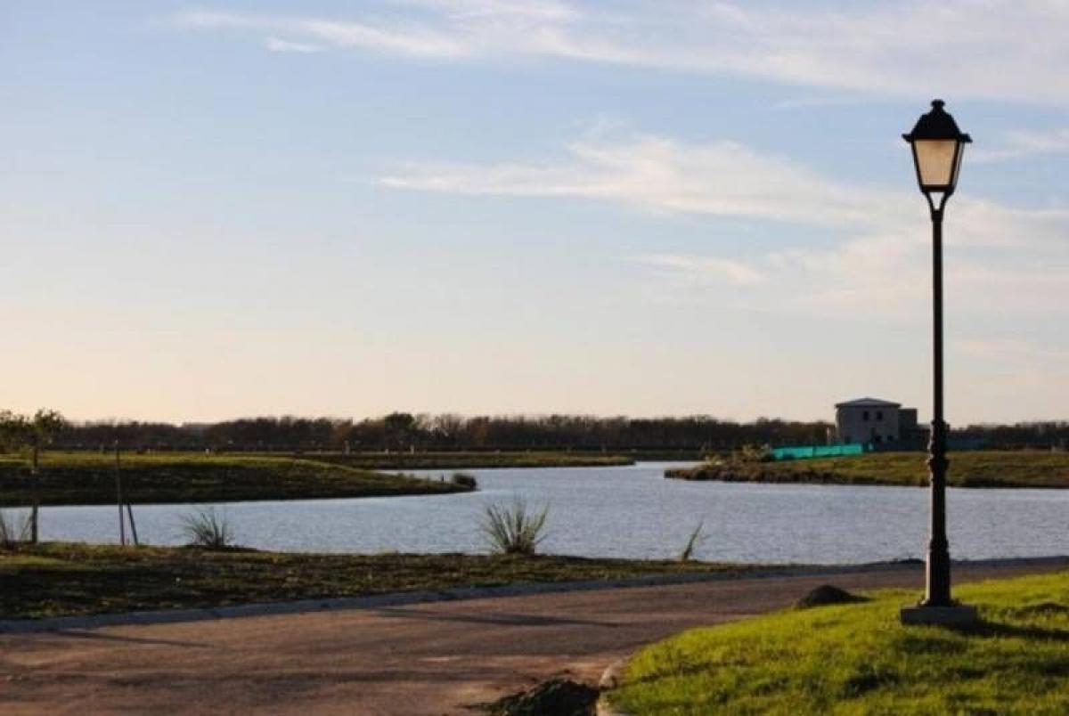 Земельный участок в Эскобар, Аргентина № 110504