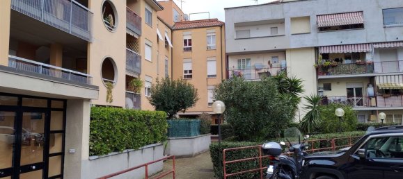3 rooms Apartment in Livorno, Italy No. 161291 20
