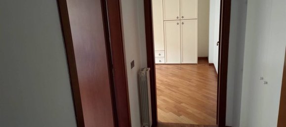 3 rooms Apartment in Livorno, Italy No. 161291 6