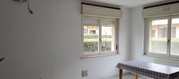 3 rooms Apartment in Livorno, Italy No. 161291 2