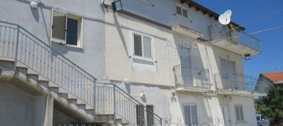 5 bedrooms Penthouse in Roseto degli Abruzzi, Italy No. 310847 9