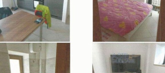 3 rooms Apartment in L'Aquila, Italy No. 187770 8