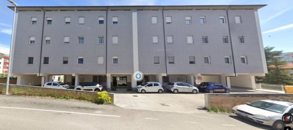 3 rooms Apartment in L'Aquila, Italy No. 187770 2