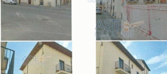 3 rooms Apartment in L'Aquila, Italy No. 187770 7