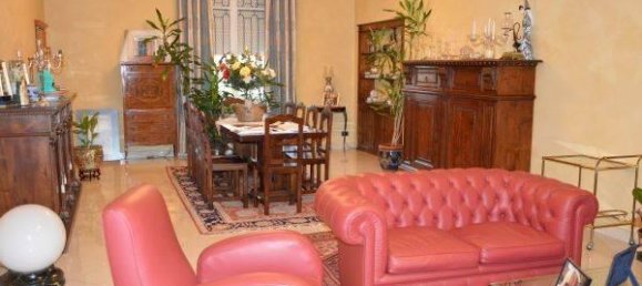 Вилла с 10 комнатами в Верчелли, Италия № 124282 8