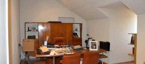 Вилла с 10 комнатами в Верчелли, Италия № 124282 23