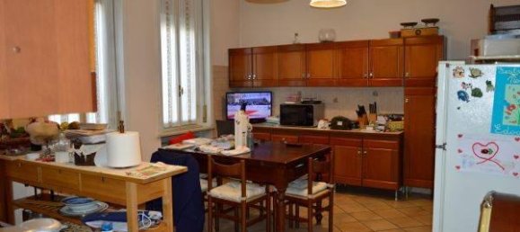 Вилла с 10 комнатами в Верчелли, Италия № 124282 12