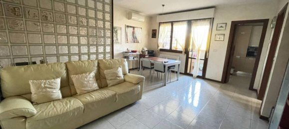5 rooms Apartment in Castenaso, Italy No. 28186 4