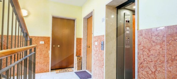 3 rooms Apartment in Caldiero, Italy No. 23437 10