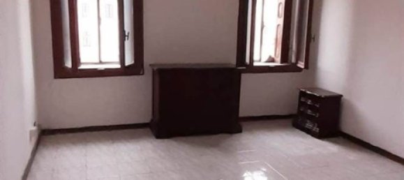6 rooms Apartment in Ostiglia, Italy No. 63710 4