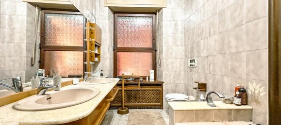 6 rooms Apartment in Gattinara, Italy No. 236496 18