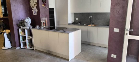 3 bedrooms Villa in Florence, Italy No. 314417 8