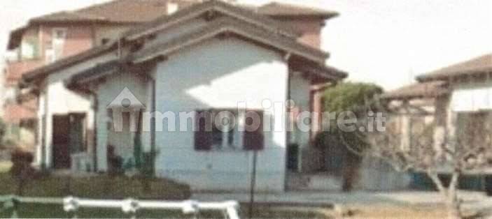 2 bedrooms Villa in Turate, Italy No. 355748