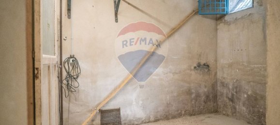 92m² Commercial property in Enna, Italy No. 54932 3