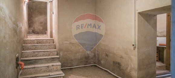 92m² Commercial property in Enna, Italy No. 54932 8