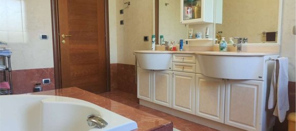 7 Schlafzimmer Villa in Cerea, Italy, Nr. 353145 13