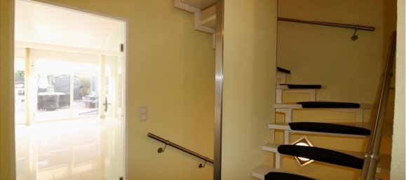 4 chambres Maison de ville à Krefeld, Germany No. 87004 6