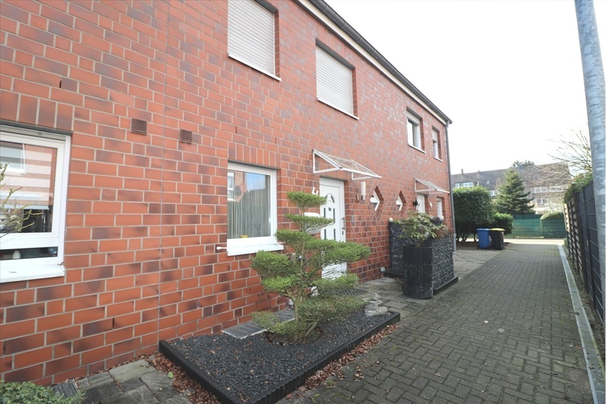 4 chambres Maison de ville à Krefeld, Germany No. 87004