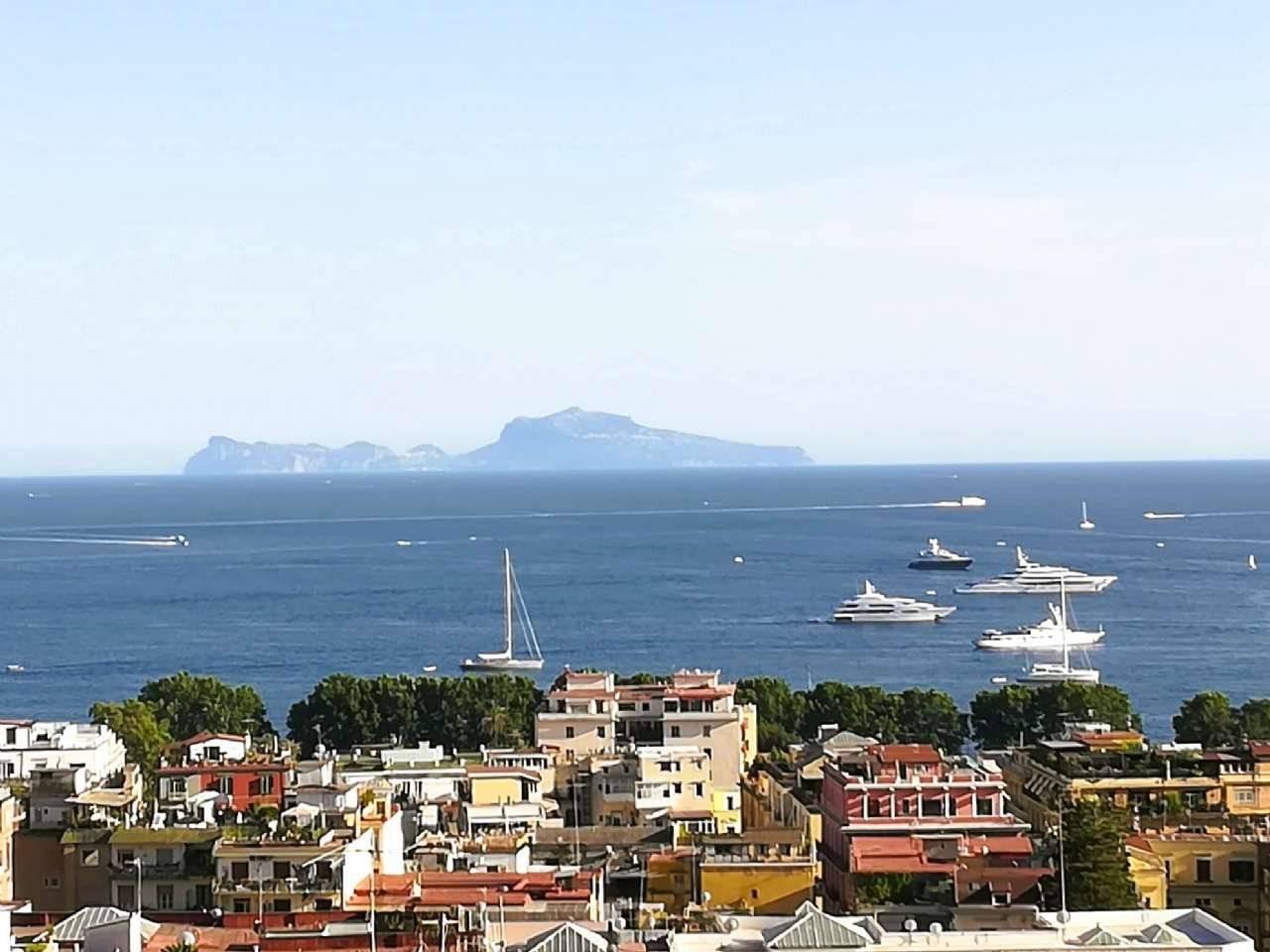 7-salle Penthouse à Naples, Italy No. 37318
