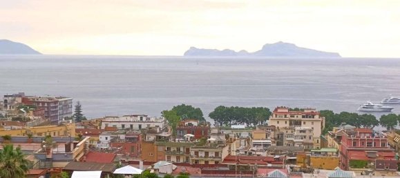 7-salle Penthouse à Naples, Italy No. 37318 3