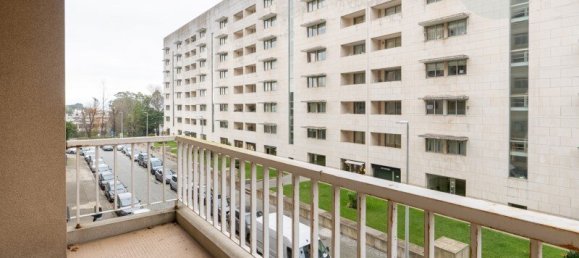 3 bedrooms Apartment in Porto, Portugal No. 113652 8