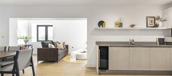 2 bedrooms Apartment in London, United Kingdom No. 5186 2