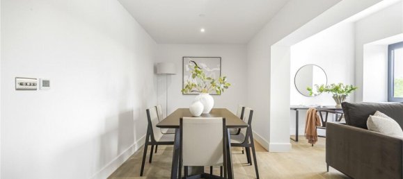 2 bedrooms Apartment in London, United Kingdom No. 5186 6