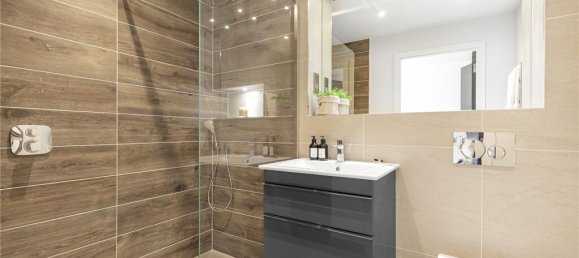 2 bedrooms Apartment in London, United Kingdom No. 5186 9