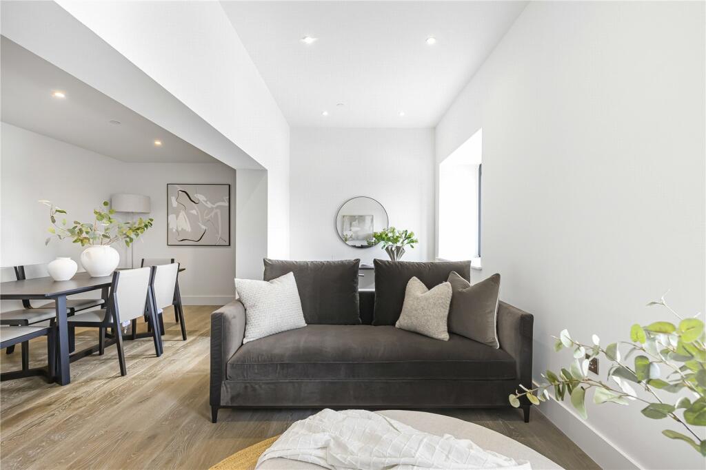 2 bedrooms Apartment in London, United Kingdom No. 5186