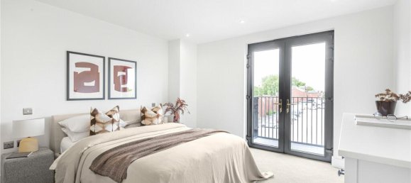 2 bedrooms Apartment in London, United Kingdom No. 5186 3