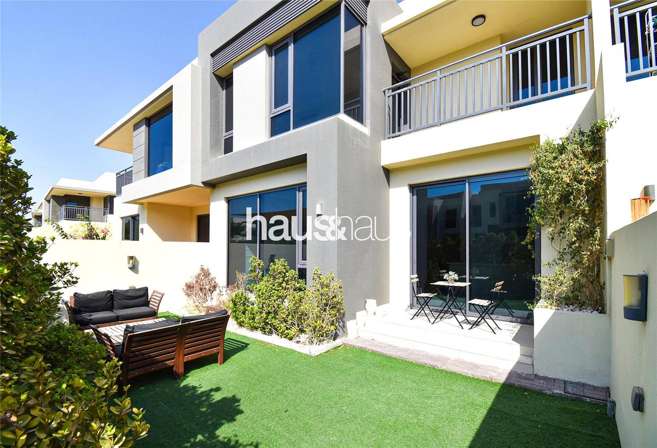 Villa T4 em Dubai Hills Estate, UAE N.º 100082