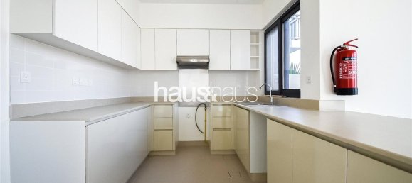 Villa T4 em Dubai Hills Estate, UAE N.º 100082 2