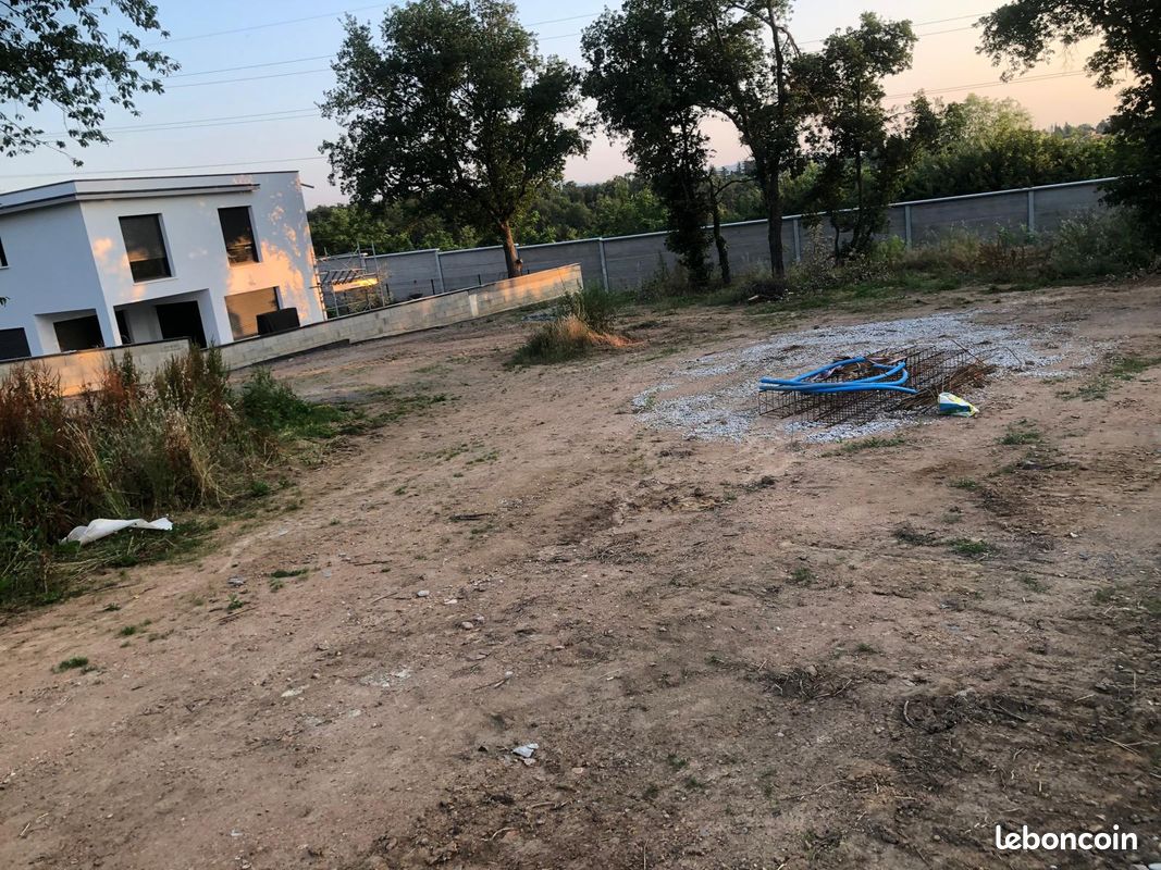 Terrain à La Tour-de-Salvagny, France No. 335241