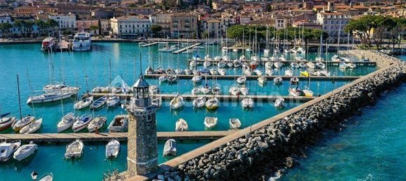 1 غرف نوم شقة في Desenzano del Garda, Italy رقم 187864 47