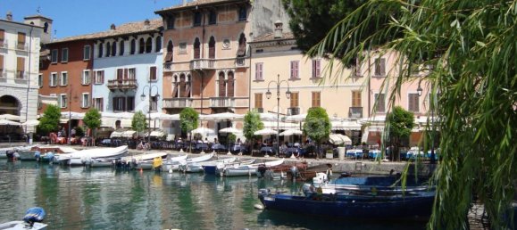 1 غرف نوم شقة في Desenzano del Garda, Italy رقم 187864 58