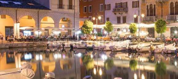 1 غرف نوم شقة في Desenzano del Garda, Italy رقم 187864 56