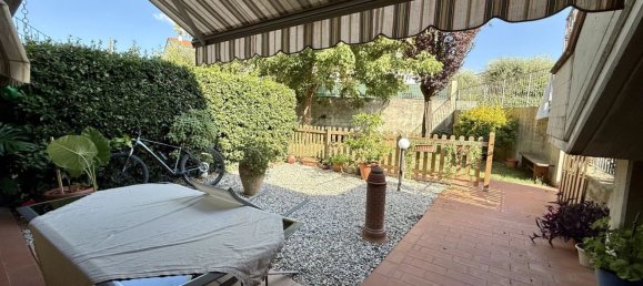 3 rooms Apartment in Porcari, Italy No. 281398 11