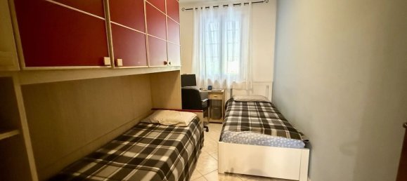 3 rooms Apartment in Porcari, Italy No. 281398 13