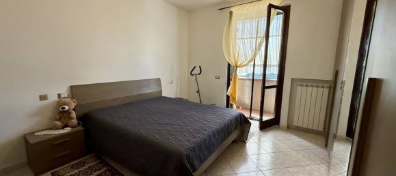 3 rooms Apartment in Porcari, Italy No. 281398 16