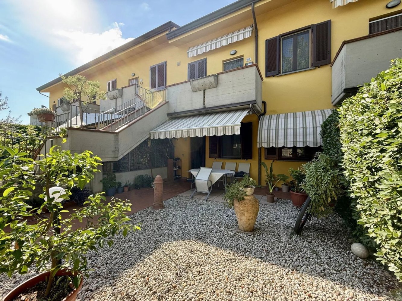 3 rooms Apartment in Porcari, Italy No. 281398